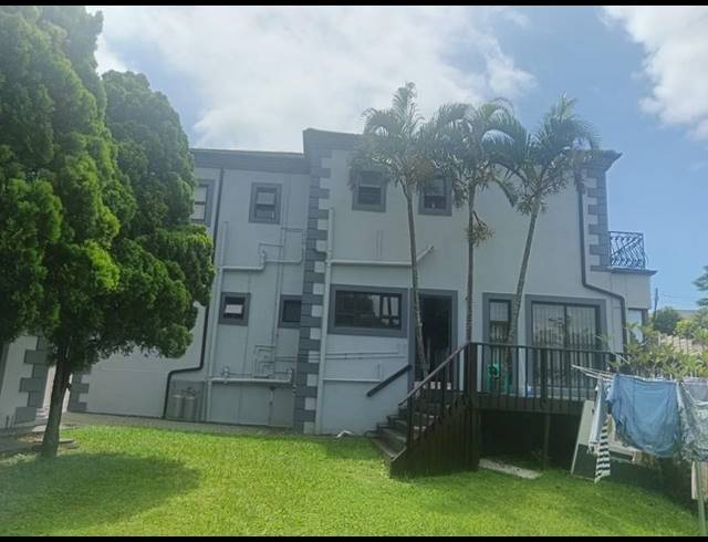 5 BEDROOM HOUSE FOR SALE IN YELLOWWOOD PARK